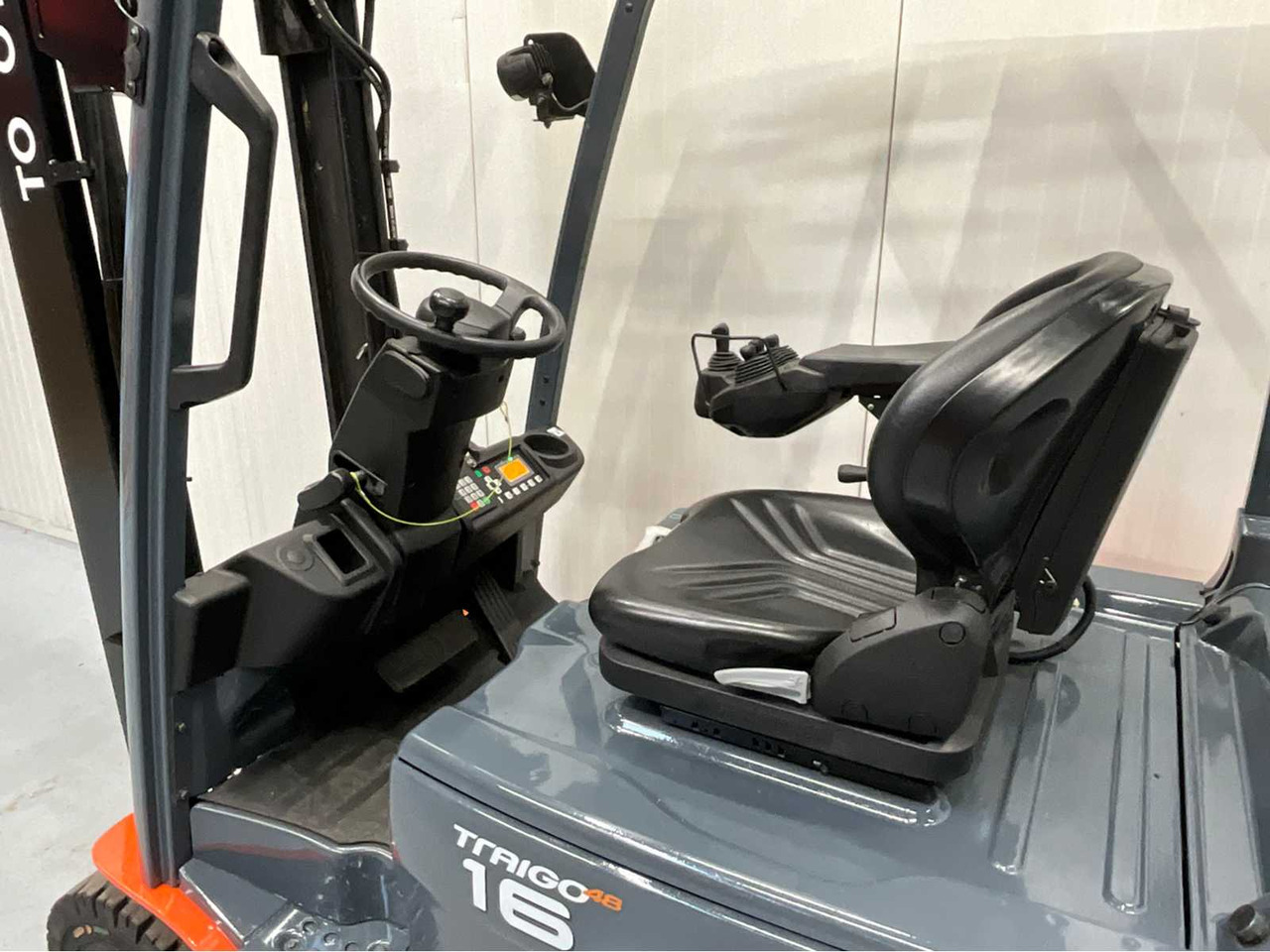 Villás targonca TOYOTA - 8FBE16T - FORKLIFT YEAR OF MANUFACTURE 2019- SPOONS 160CM - 7325 HOURS - SIDE-SHIFT: 10 kép. Villás targonca TOYOTA - 8FBE16T - FORKLIFT YEAR OF MANUFACTURE 2019- SPOONS 160CM - 7325 HOURS - SIDE-SHIFT: 10 kép.