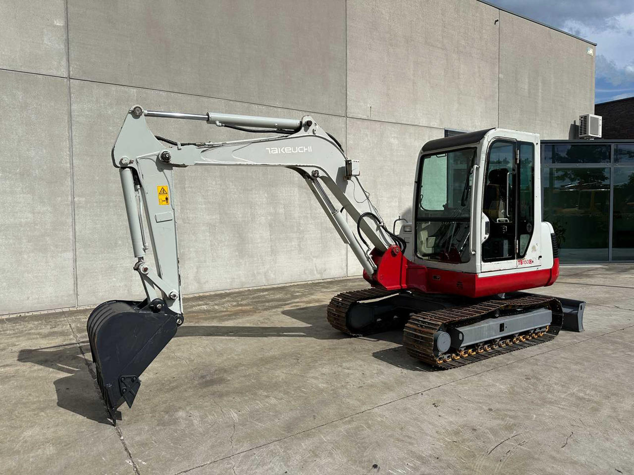 Takeuchi TB150C - Lánctalpas kotró: 1 kép. Takeuchi TB150C - Lánctalpas kotró: 1 kép.