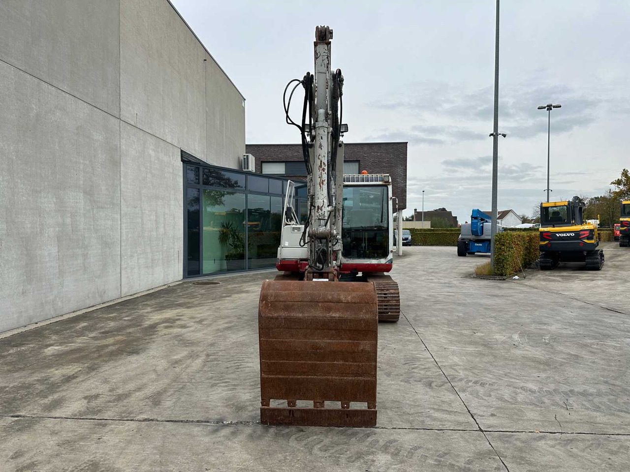 Takeuchi TB175 - Lánctalpas kotró: 2 kép. Takeuchi TB175 - Lánctalpas kotró: 2 kép.