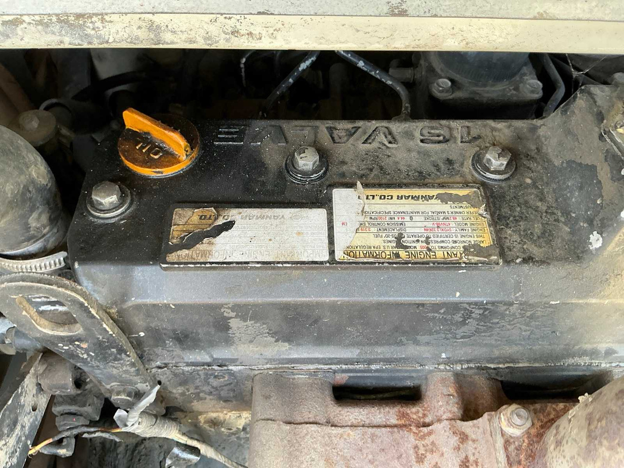 Takeuchi TB175 - Lánctalpas kotró: 3 kép. Takeuchi TB175 - Lánctalpas kotró: 3 kép.