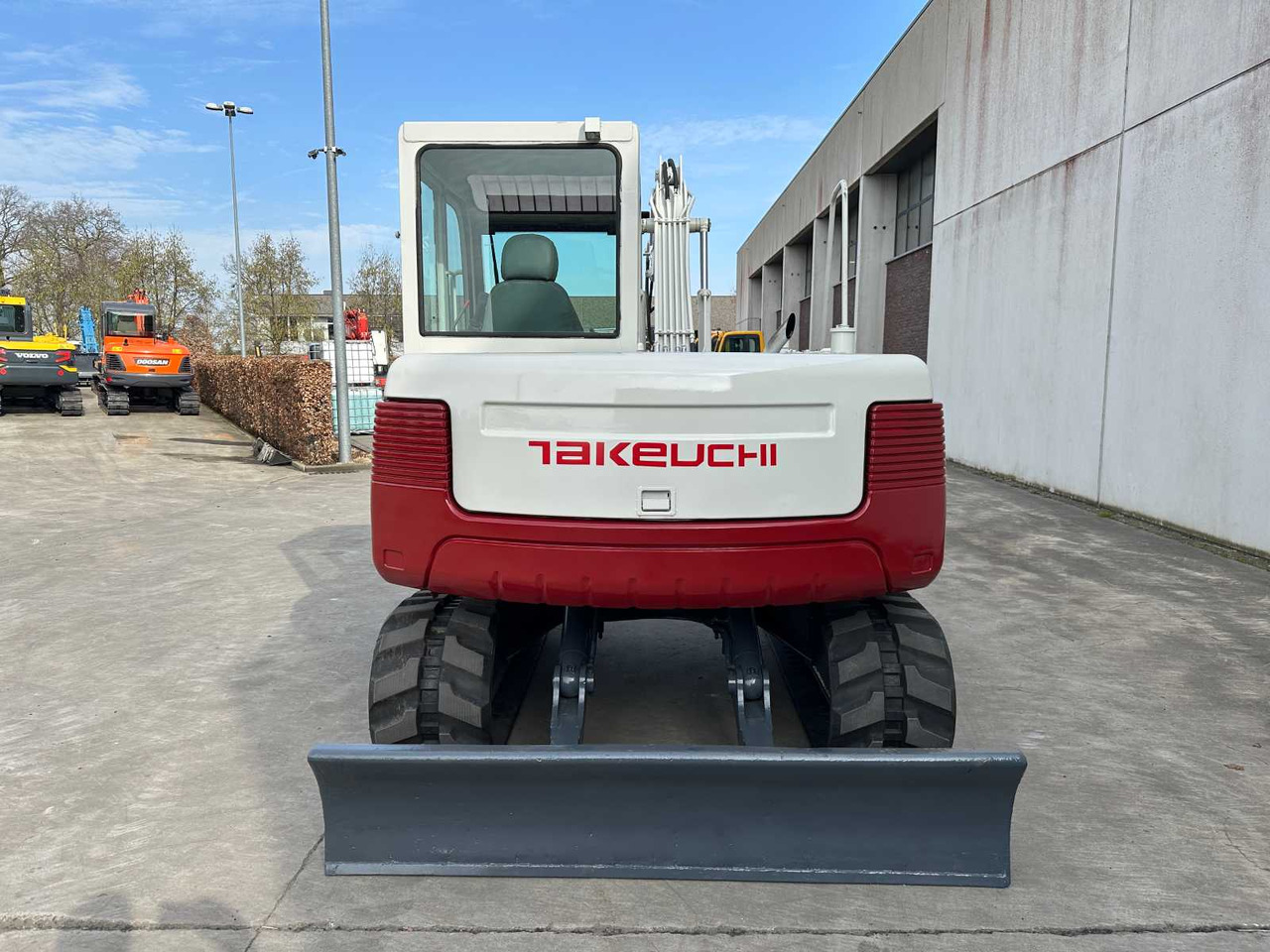Takeuchi TB175C - Lánctalpas kotró: 5 kép. Takeuchi TB175C - Lánctalpas kotró: 5 kép.