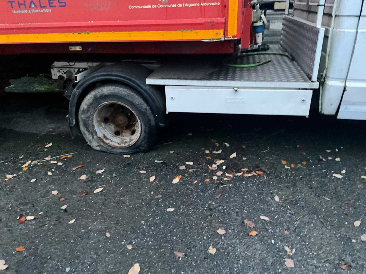 1995 IVECO 35.10 TRUCK - Teherautó: 4 kép. 1995 IVECO 35.10 TRUCK - Teherautó: 4 kép.