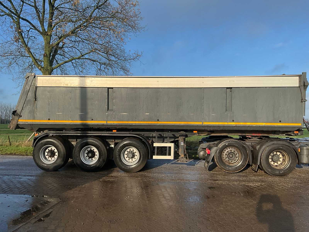 2001 WOT OKD 3. 18. 27. TIPPER TRAILER - Teherautó: 4 kép. 2001 WOT OKD 3. 18. 27. TIPPER TRAILER - Teherautó: 4 kép.