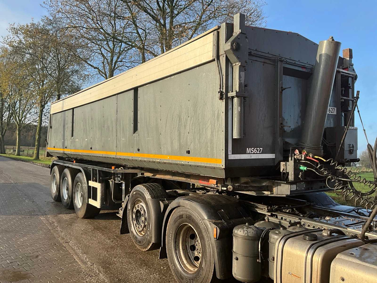 2001 WOT OKD 3. 18. 27. TIPPER TRAILER - Teherautó: 2 kép. 2001 WOT OKD 3. 18. 27. TIPPER TRAILER - Teherautó: 2 kép.