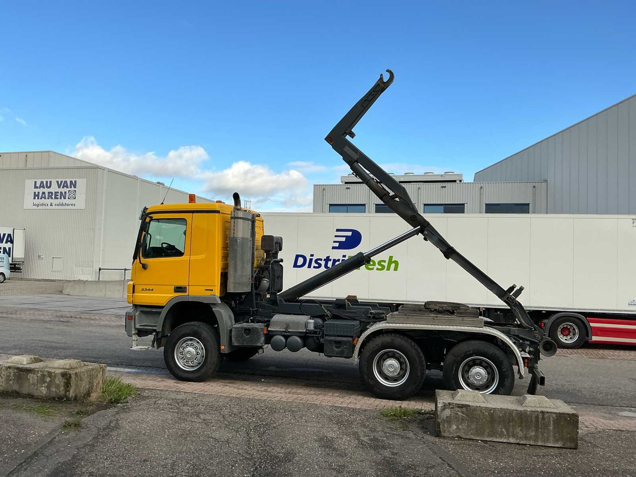 2007 MERCEDES ACTROS 3344 TRUCK - Teherautó: 3 kép. 2007 MERCEDES ACTROS 3344 TRUCK - Teherautó: 3 kép.