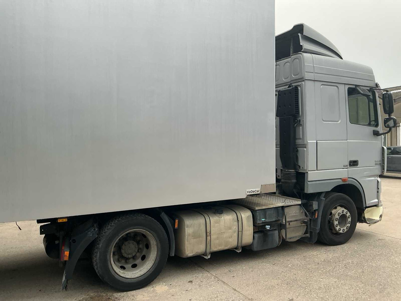 2009 DAF FTXF 105 TRUCK - Teherautó: 4 kép. 2009 DAF FTXF 105 TRUCK - Teherautó: 4 kép.