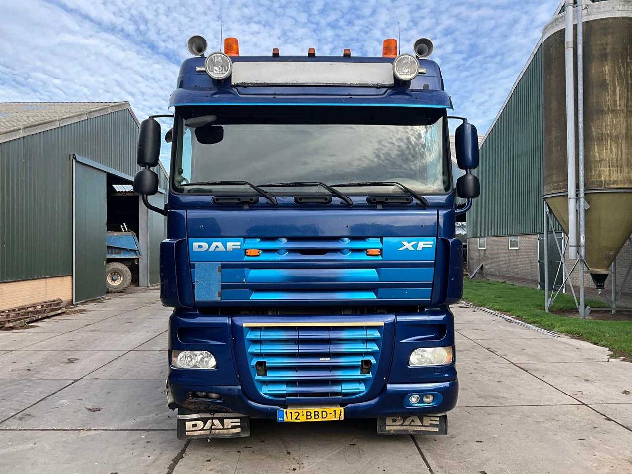 2012 DAF XF 105 460 TRUCK WITH VDL HOOKLIFT SYSTEM - Teherautó: 3 kép. 2012 DAF XF 105 460 TRUCK WITH VDL HOOKLIFT SYSTEM - Teherautó: 3 kép.