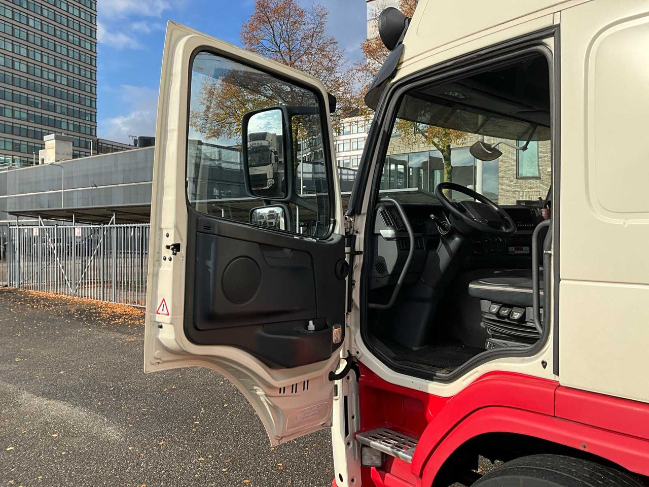 2012 VOLVO FM 13 SEMI-TRAILER TRUCK - Teherautó: 5 kép. 2012 VOLVO FM 13 SEMI-TRAILER TRUCK - Teherautó: 5 kép.