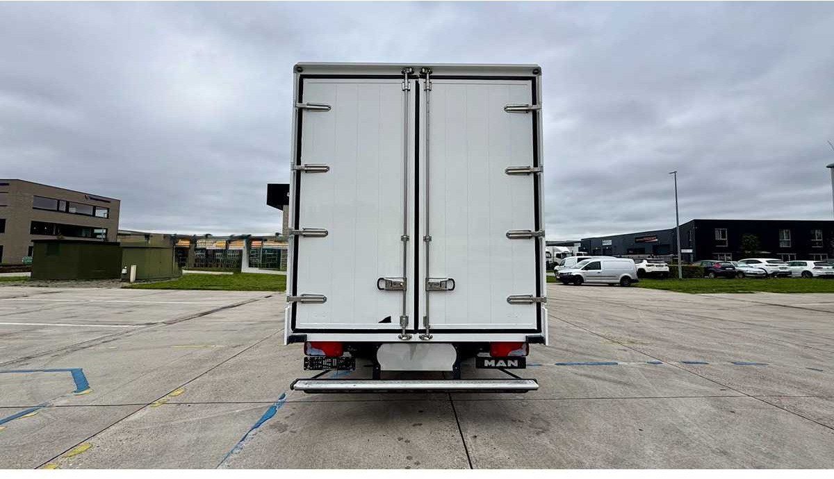 2016 MAN TGL 7.150 TRUCK - Teherautó: 5 kép. 2016 MAN TGL 7.150 TRUCK - Teherautó: 5 kép.