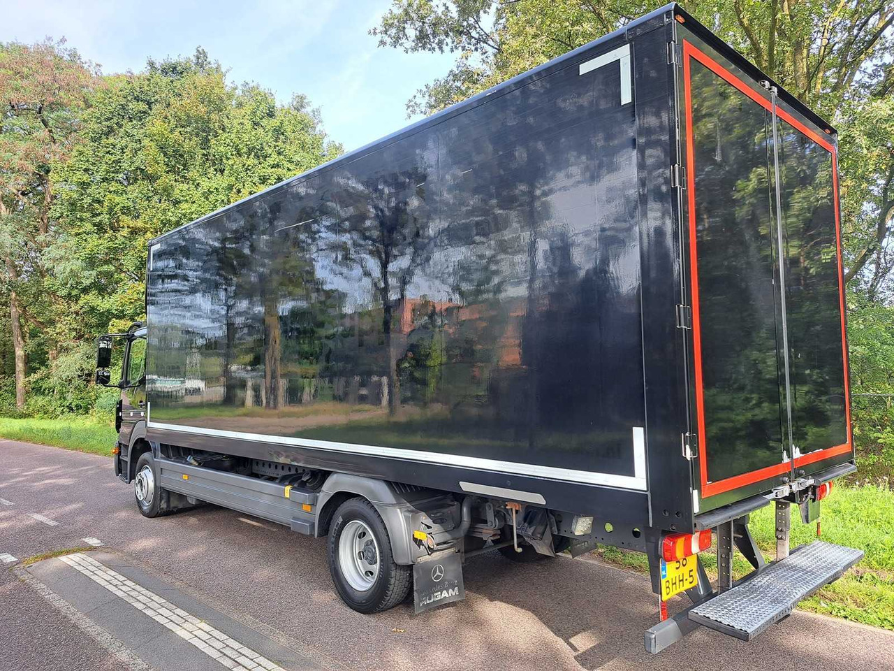 2016 MERCEDES-BENZ ATEGO TRUCK - Teherautó: 3 kép. 2016 MERCEDES-BENZ ATEGO TRUCK - Teherautó: 3 kép.