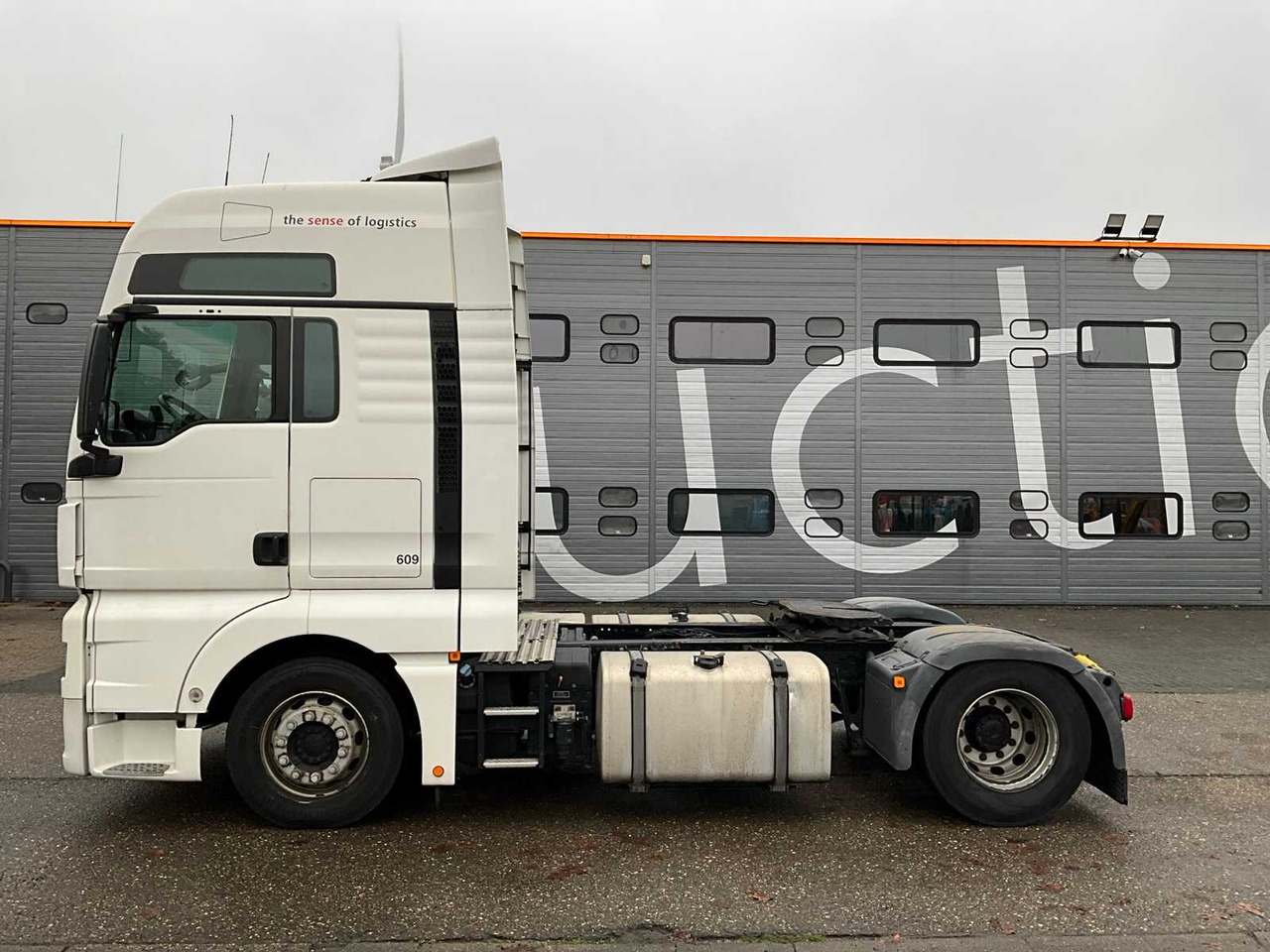 2019 MAN TGX 18.460 4X2 EURO6 TRUCK - Teherautó: 2 kép. 2019 MAN TGX 18.460 4X2 EURO6 TRUCK - Teherautó: 2 kép.