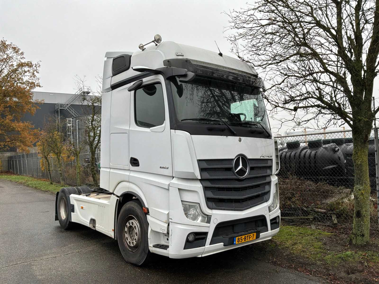 2019 MERCEDES-BENZ ACTROS SEMI-TRAILER TRACTOR 85-BTF-7 - Teherautó: 1 kép. 2019 MERCEDES-BENZ ACTROS SEMI-TRAILER TRACTOR 85-BTF-7 - Teherautó: 1 kép.