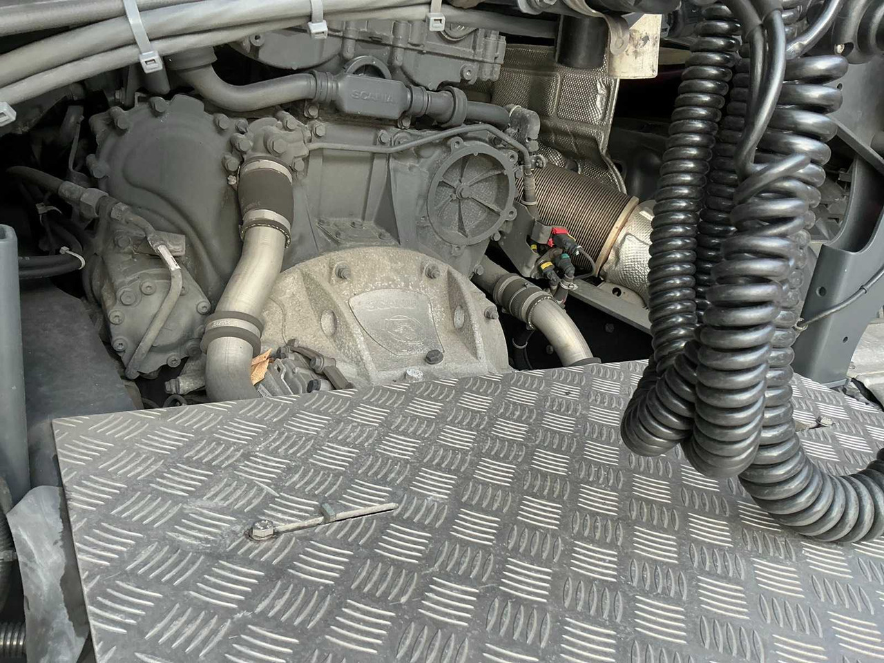 Teherautó 2023 SCANIA R460 SEMI-TRAILER TRACTOR: 14 kép. Teherautó 2023 SCANIA R460 SEMI-TRAILER TRACTOR: 14 kép.