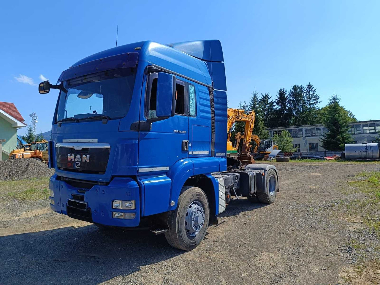 MAN - TGS 18.400 4X4 BBS - TRUCK - 2010 - Teherautó: 2 kép. MAN - TGS 18.400 4X4 BBS - TRUCK - 2010 - Teherautó: 2 kép.