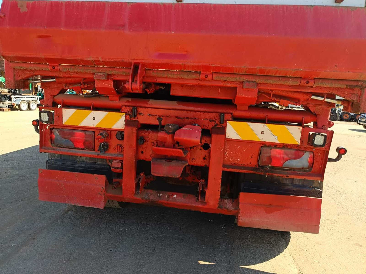 Teherautó MAN TRUCK: 19 kép.