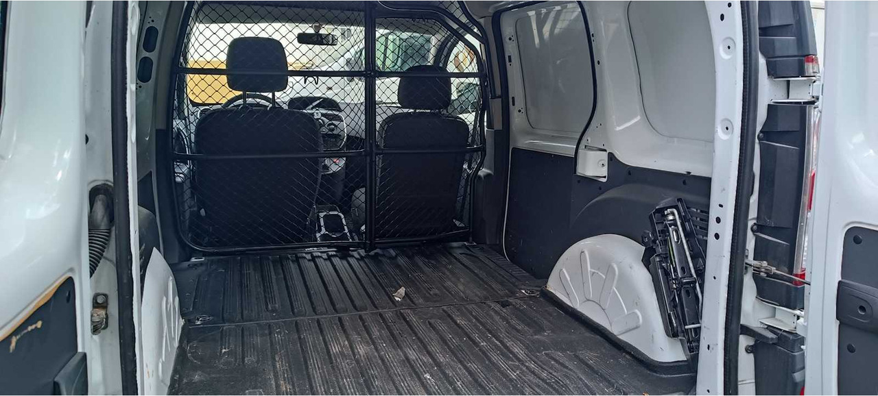 RENAULT - KANGOO RAPID EXTRA 55 KW AIR CONDITIONING - TRUCK - 2019 - Teherautó: 3 kép. RENAULT - KANGOO RAPID EXTRA 55 KW AIR CONDITIONING - TRUCK - 2019 - Teherautó: 3 kép.