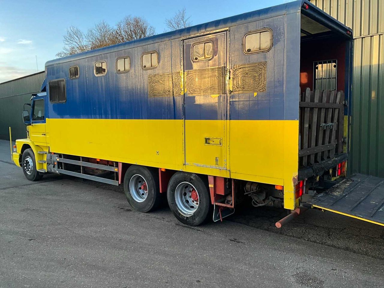 SCANIA - TORPEDO - T 113 H 320- AUTOMATIC - TRUCK - 1996 - Teherautó: 4 kép. SCANIA - TORPEDO - T 113 H 320- AUTOMATIC - TRUCK - 1996 - Teherautó: 4 kép.