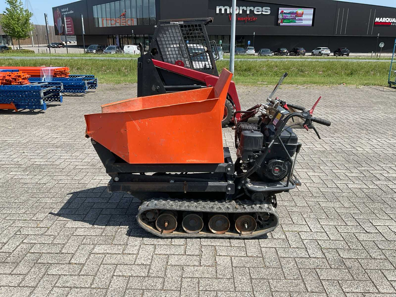 Tracked dumper - Dömper: 5 kép. Tracked dumper - Dömper: 5 kép.