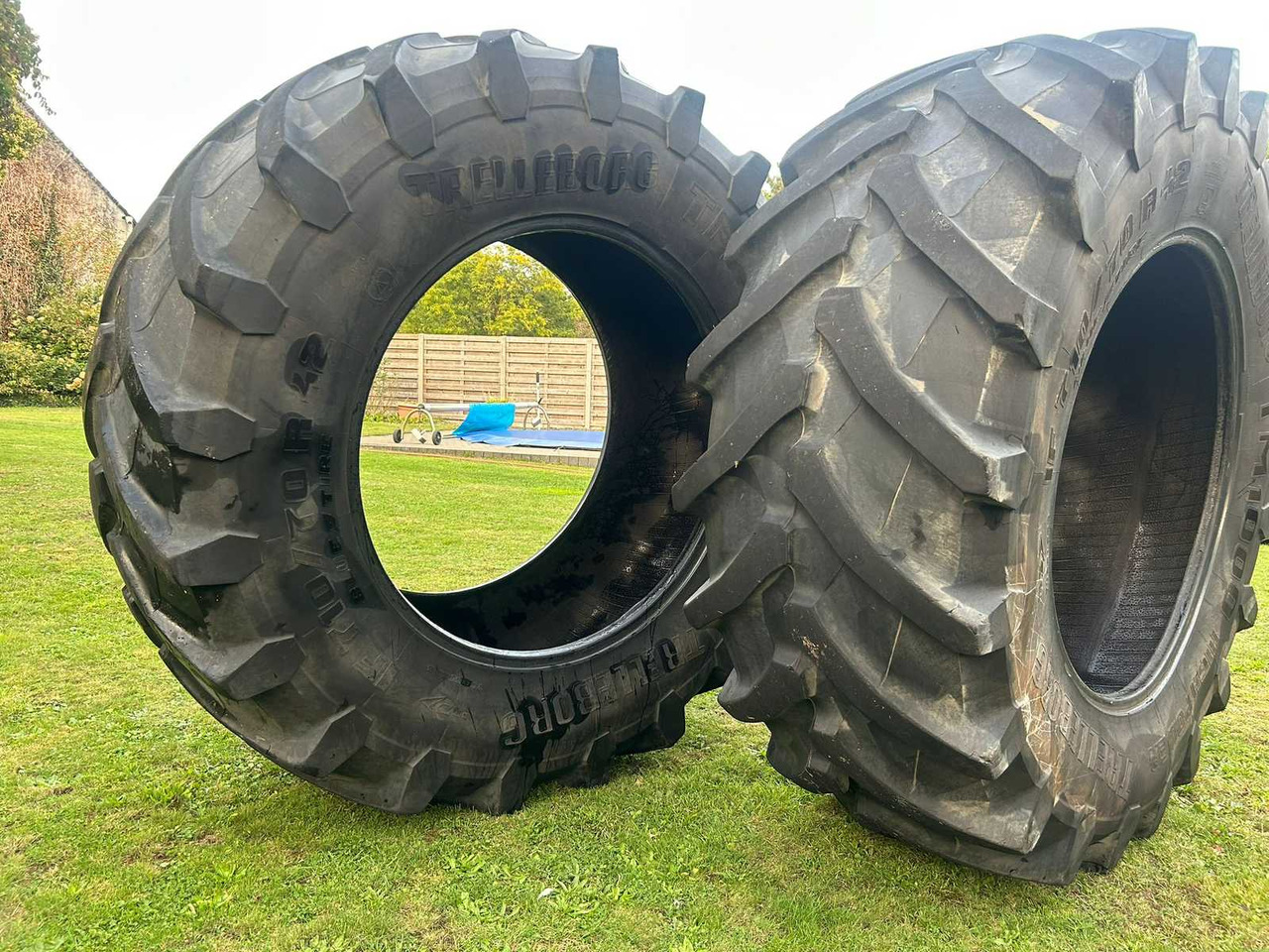 Trelleborg TM1000 - Gumiabroncsok és felnik - Traktor: 1 kép. Trelleborg TM1000 - Gumiabroncsok és felnik - Traktor: 1 kép.