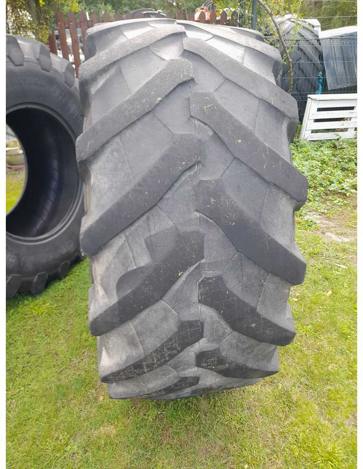 Trelleborg TM900 tubless - Gumiabroncsok és felnik - Traktor: 5 kép. Trelleborg TM900 tubless - Gumiabroncsok és felnik - Traktor: 5 kép.