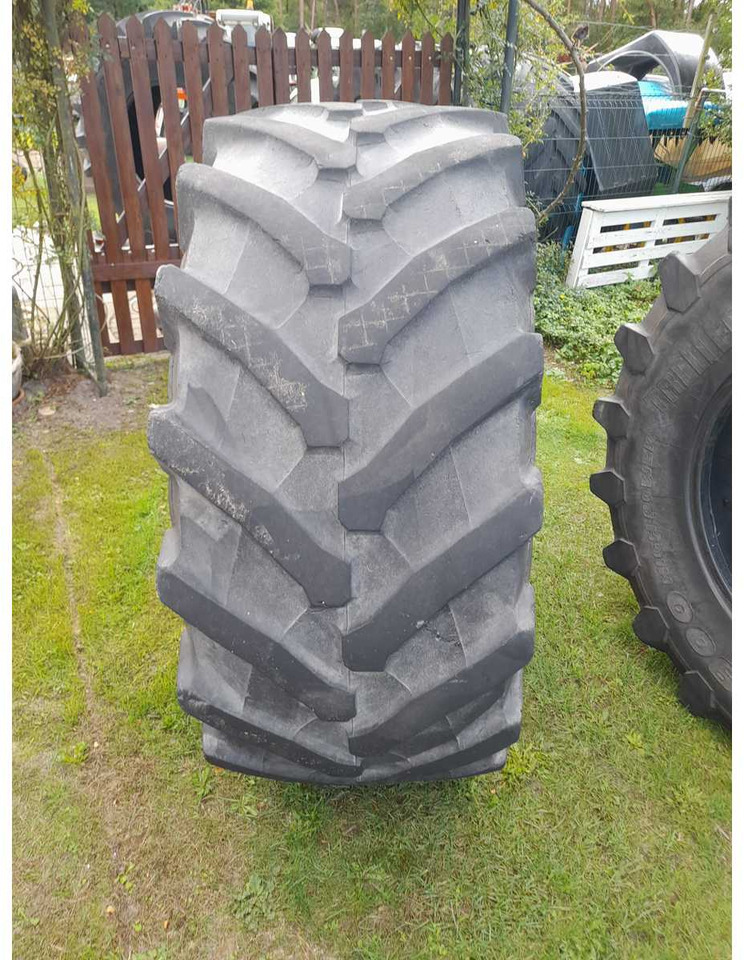 Trelleborg TM900 tubless - Gumiabroncsok és felnik - Traktor: 4 kép. Trelleborg TM900 tubless - Gumiabroncsok és felnik - Traktor: 4 kép.