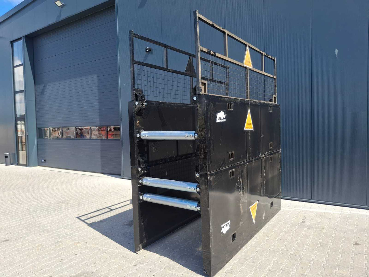 Trench Shield - Építőipari berendezések: 1 kép. Trench Shield - Építőipari berendezések: 1 kép.
