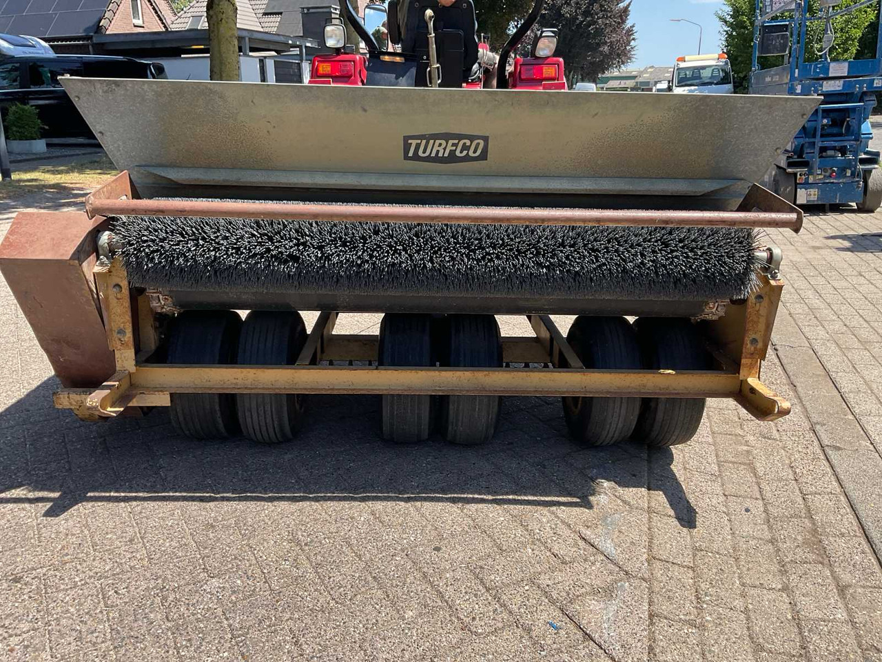 Turfco Mete-r-matic III Top Dresser - Kerti gépek: 5 kép. Turfco Mete-r-matic III Top Dresser - Kerti gépek: 5 kép.