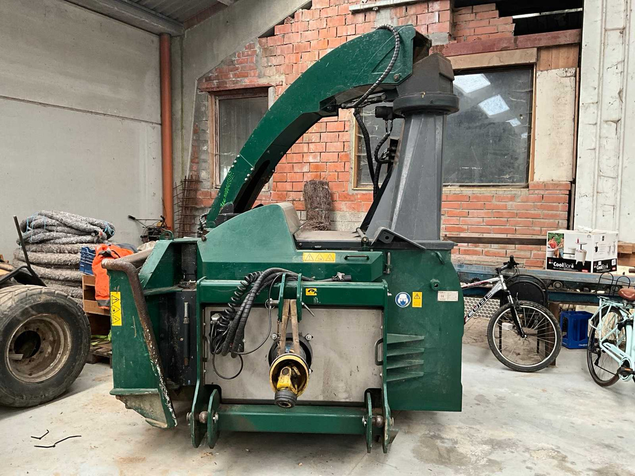 Ufkes Greentec 942 - Faaprító: 2 kép. Ufkes Greentec 942 - Faaprító: 2 kép.