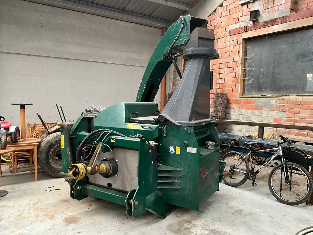 Ufkes Greentec 942 - Faaprító: 1 kép. Ufkes Greentec 942 - Faaprító: 1 kép.