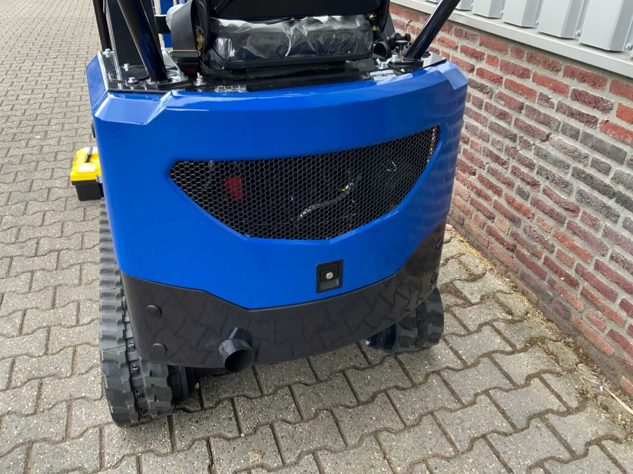 Ultra Force Equipment NM-E15 - Lánctalpas kotró: 5 kép. Ultra Force Equipment NM-E15 - Lánctalpas kotró: 5 kép.