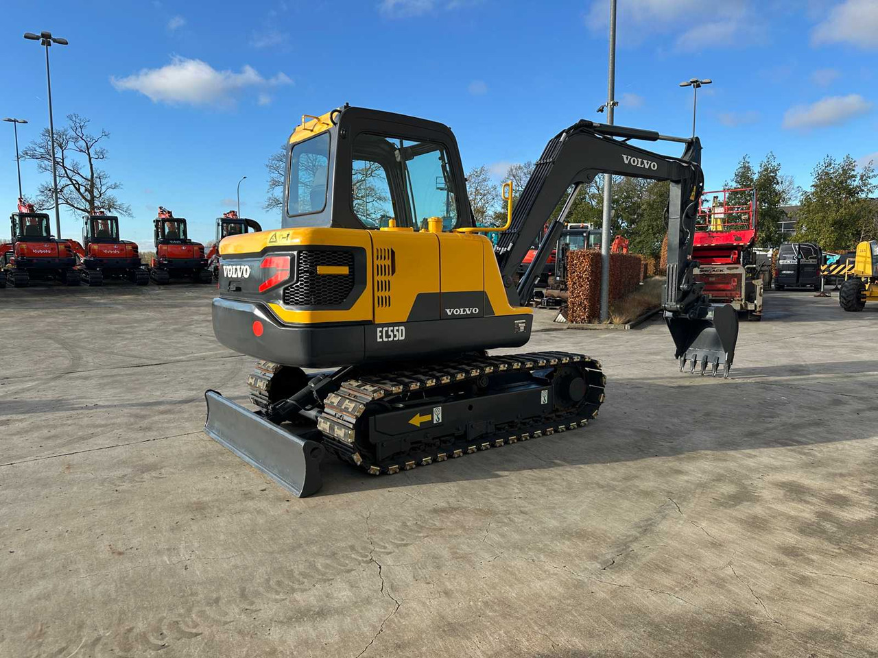 VOLVO - 2016 - EC55D - MIDI EXCAVATOR - Kotrógép: 4 kép. VOLVO - 2016 - EC55D - MIDI EXCAVATOR - Kotrógép: 4 kép.