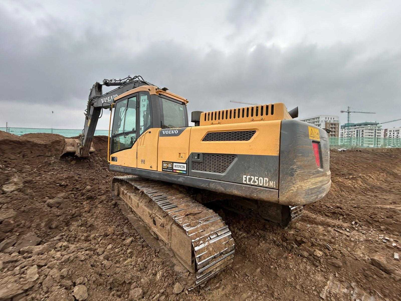 VOLVO EC 250 DNL - Lánctalpas kotró: 2 kép. VOLVO EC 250 DNL - Lánctalpas kotró: 2 kép.