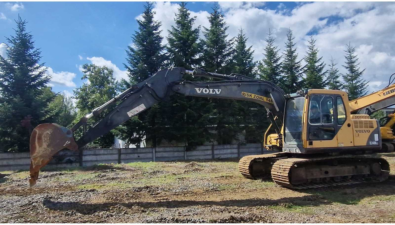 VOLVO EC140BLC - Lánctalpas kotró: 4 kép. VOLVO EC140BLC - Lánctalpas kotró: 4 kép.