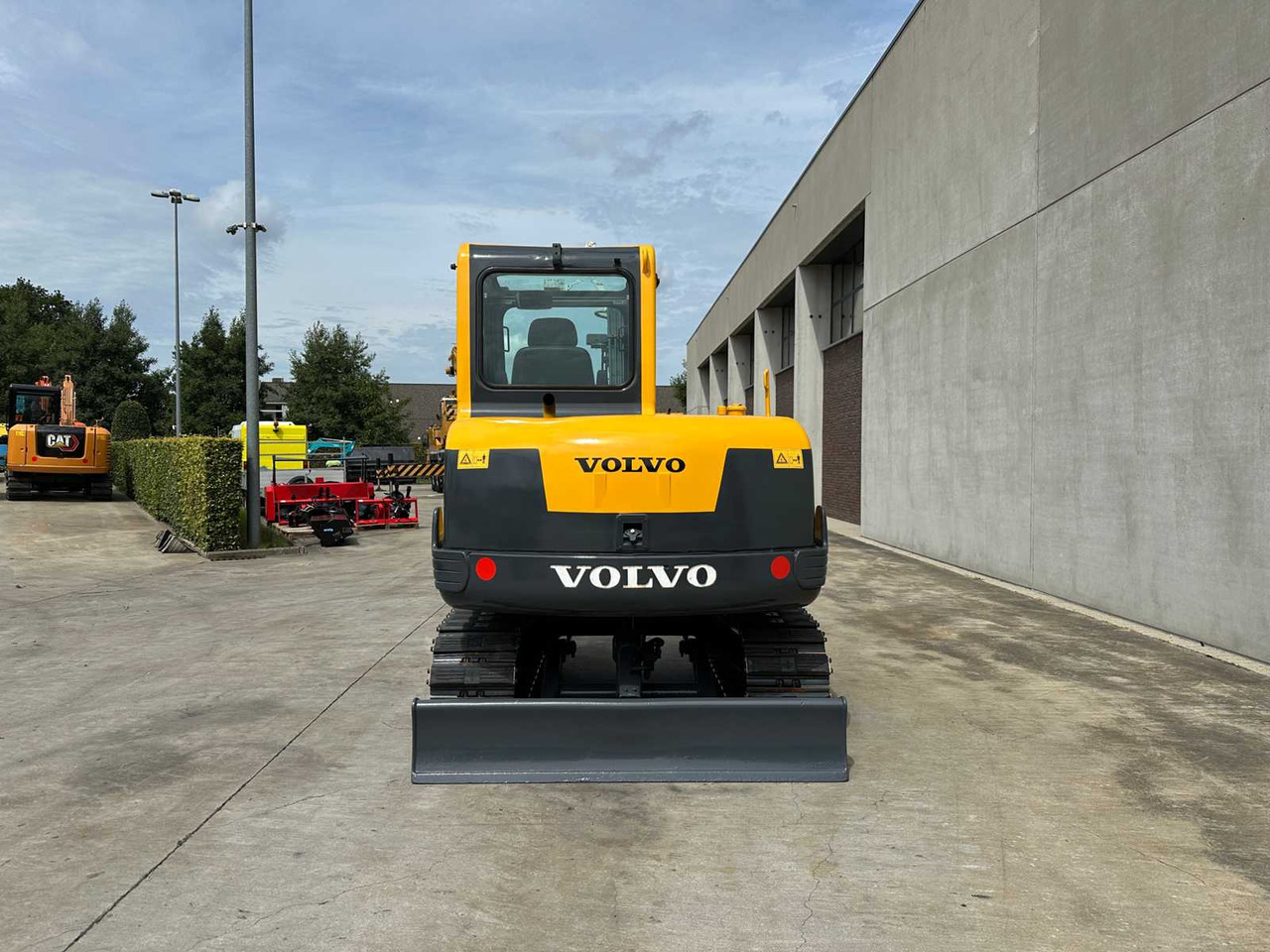 VOLVO EC55B - Lánctalpas kotró: 5 kép. VOLVO EC55B - Lánctalpas kotró: 5 kép.