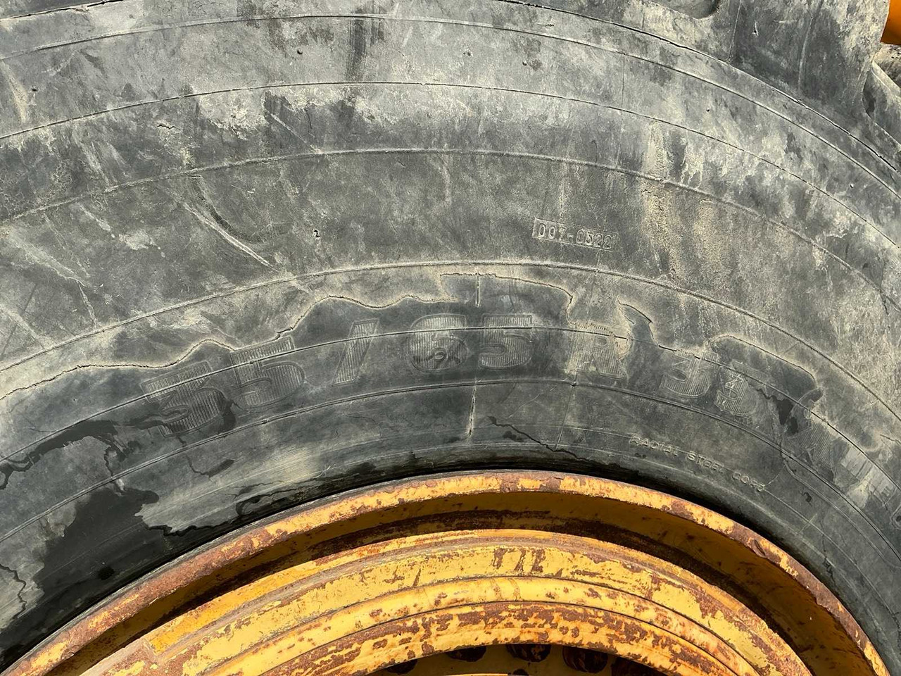 VOLVO L330B - Gumikerekes homlokrakodó: 5 kép. VOLVO L330B - Gumikerekes homlokrakodó: 5 kép.