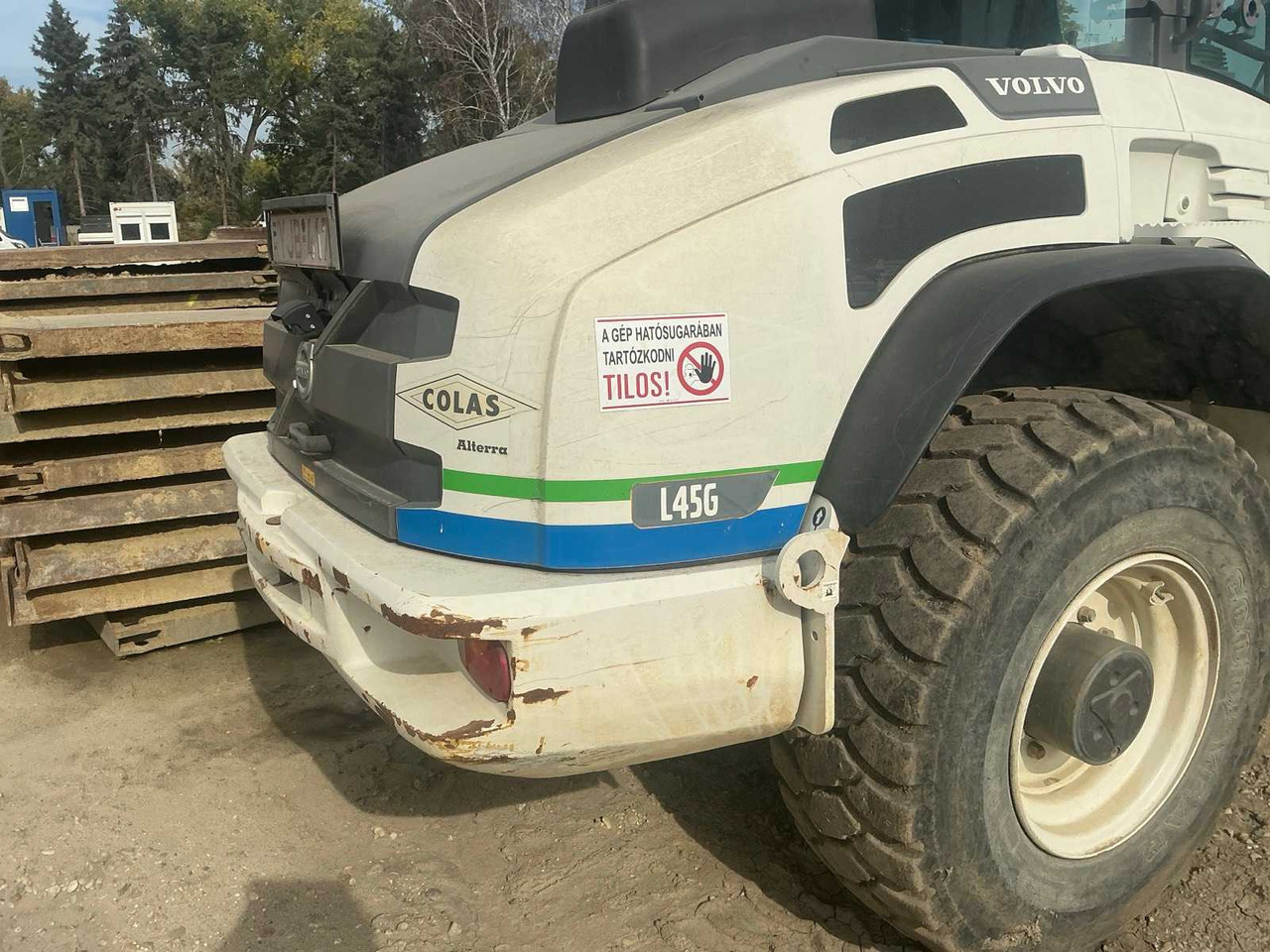 VOLVO L45G-TP - Gumikerekes homlokrakodó: 4 kép. VOLVO L45G-TP - Gumikerekes homlokrakodó: 4 kép.