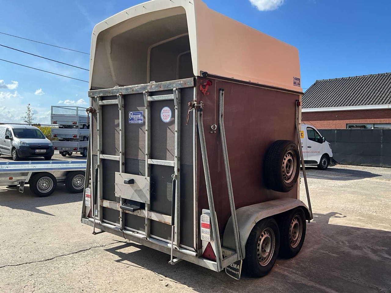 Van Der Sluis VS2000PT - Pótkocsi állatszállító: 4 kép. Van Der Sluis VS2000PT - Pótkocsi állatszállító: 4 kép.