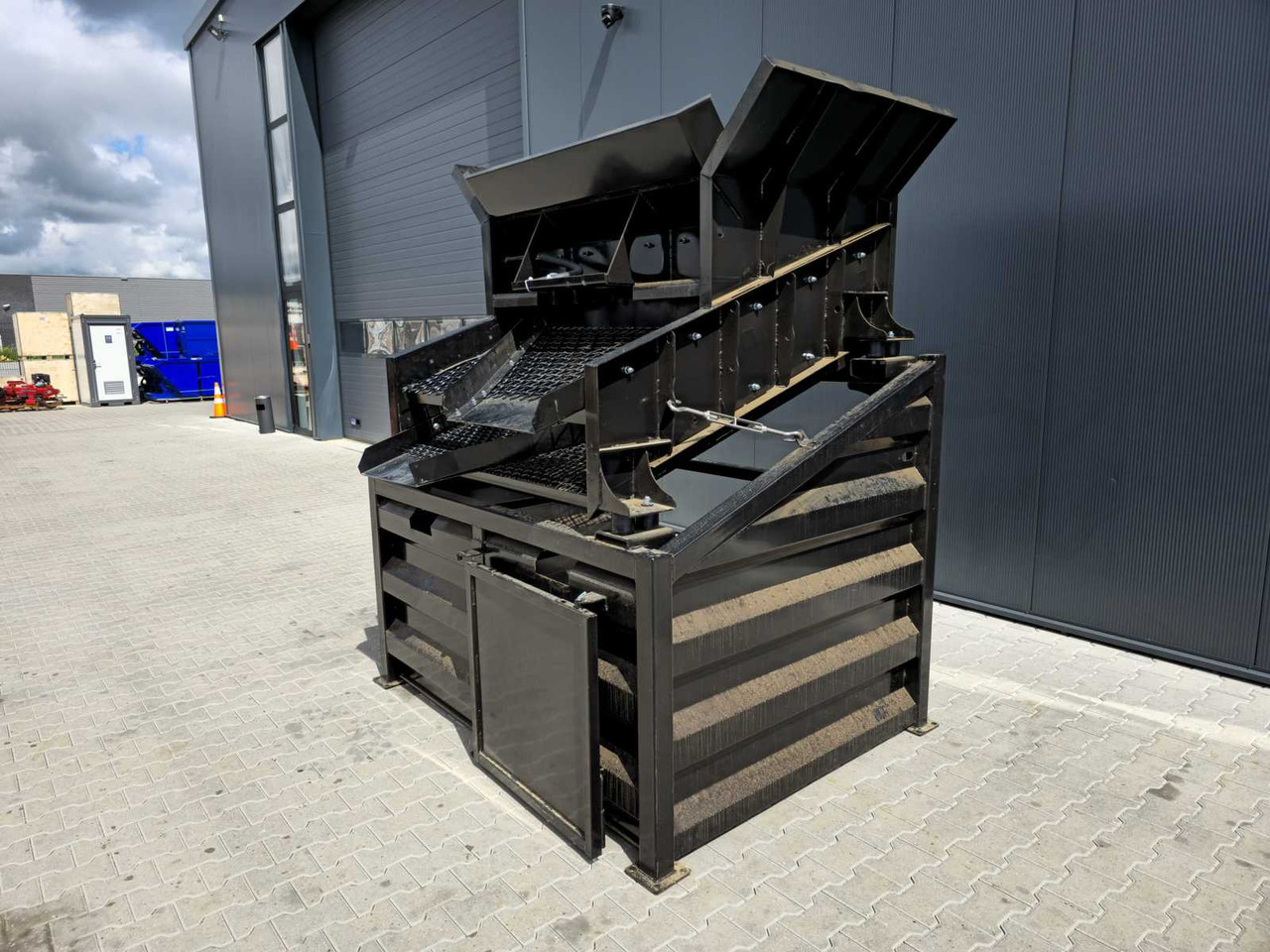 Vibratory Screener - Osztályozó berendezés: 4 kép. Vibratory Screener - Osztályozó berendezés: 4 kép.