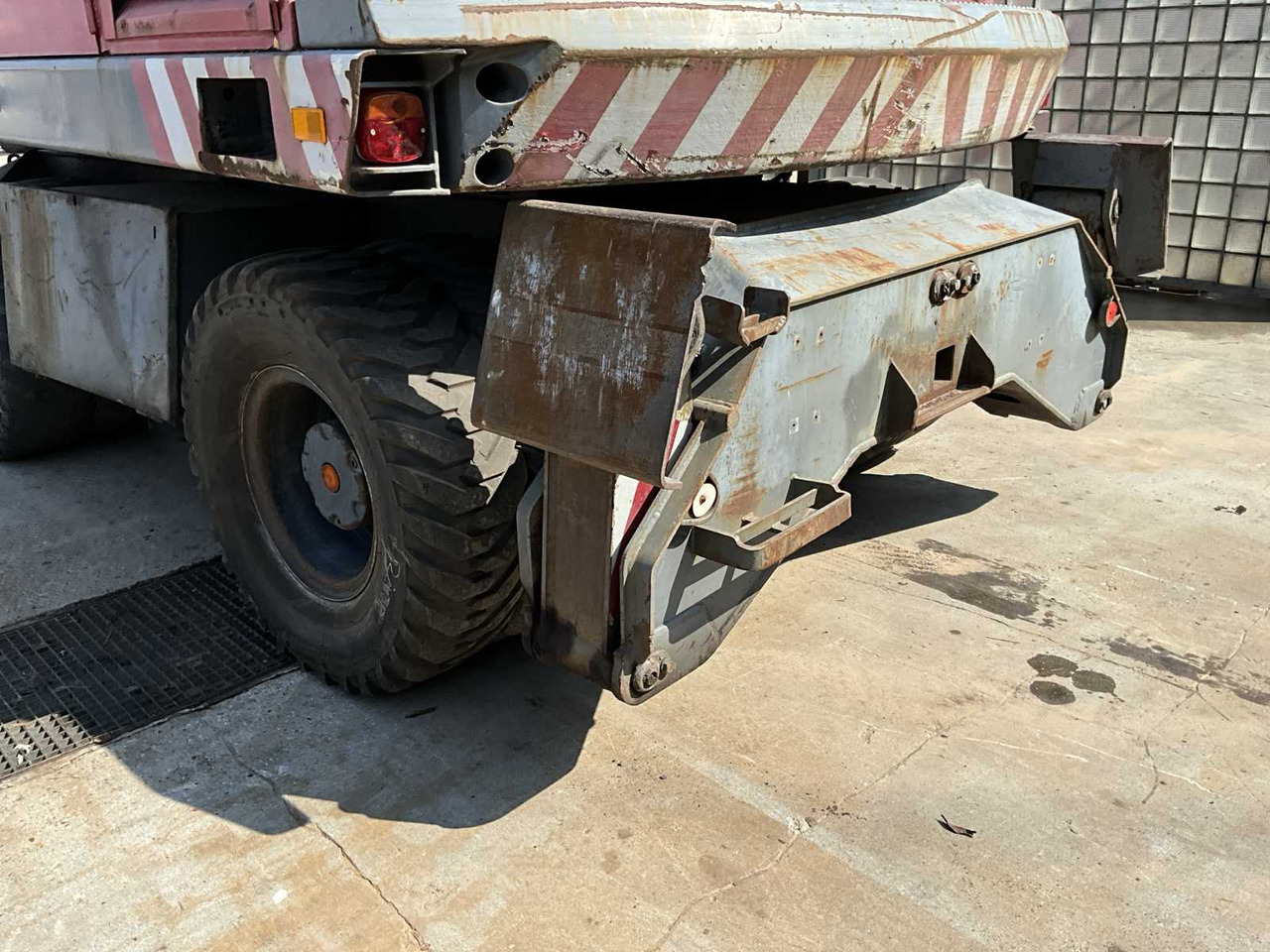 Volvo/Akkerman EW200 - Gumikerekes kotró: 5 kép. Volvo/Akkerman EW200 - Gumikerekes kotró: 5 kép.