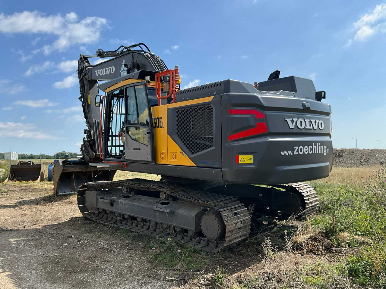 Volvo EC250EL - Lánctalpas kotró: 4 kép. Volvo EC250EL - Lánctalpas kotró: 4 kép.