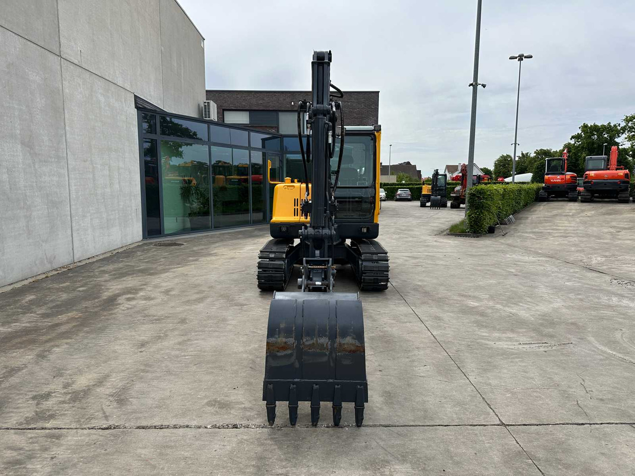 Volvo EC55B - Lánctalpas kotró: 2 kép. Volvo EC55B - Lánctalpas kotró: 2 kép.