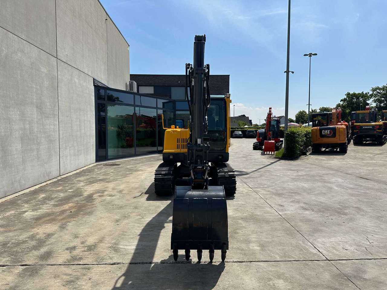 Volvo EC55B - Lánctalpas kotró: 2 kép. Volvo EC55B - Lánctalpas kotró: 2 kép.