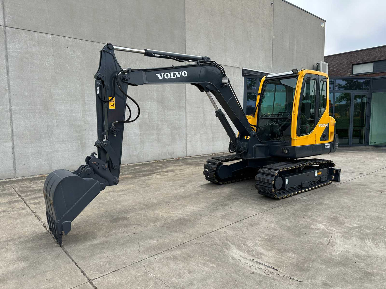 Volvo EC55B - Lánctalpas kotró: 1 kép. Volvo EC55B - Lánctalpas kotró: 1 kép.