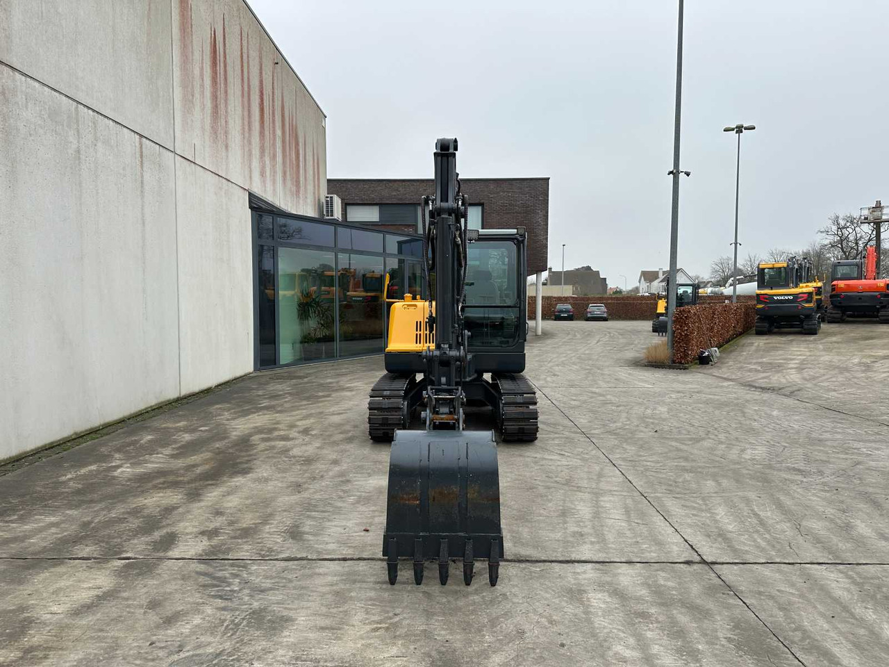 Volvo EC55D - Lánctalpas kotró: 2 kép. Volvo EC55D - Lánctalpas kotró: 2 kép.