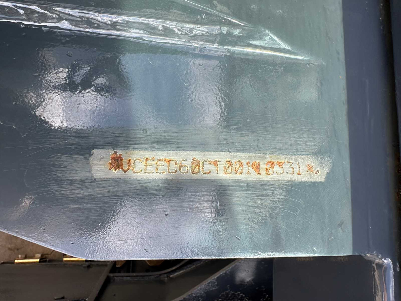 Lánctalpas kotró Volvo EC60C: 39 kép.