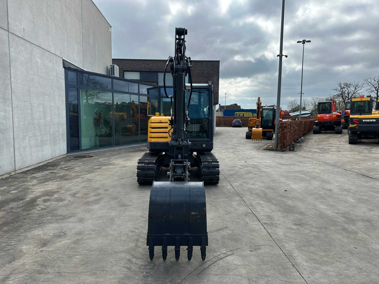 Volvo EC60C - Lánctalpas kotró: 2 kép. Volvo EC60C - Lánctalpas kotró: 2 kép.