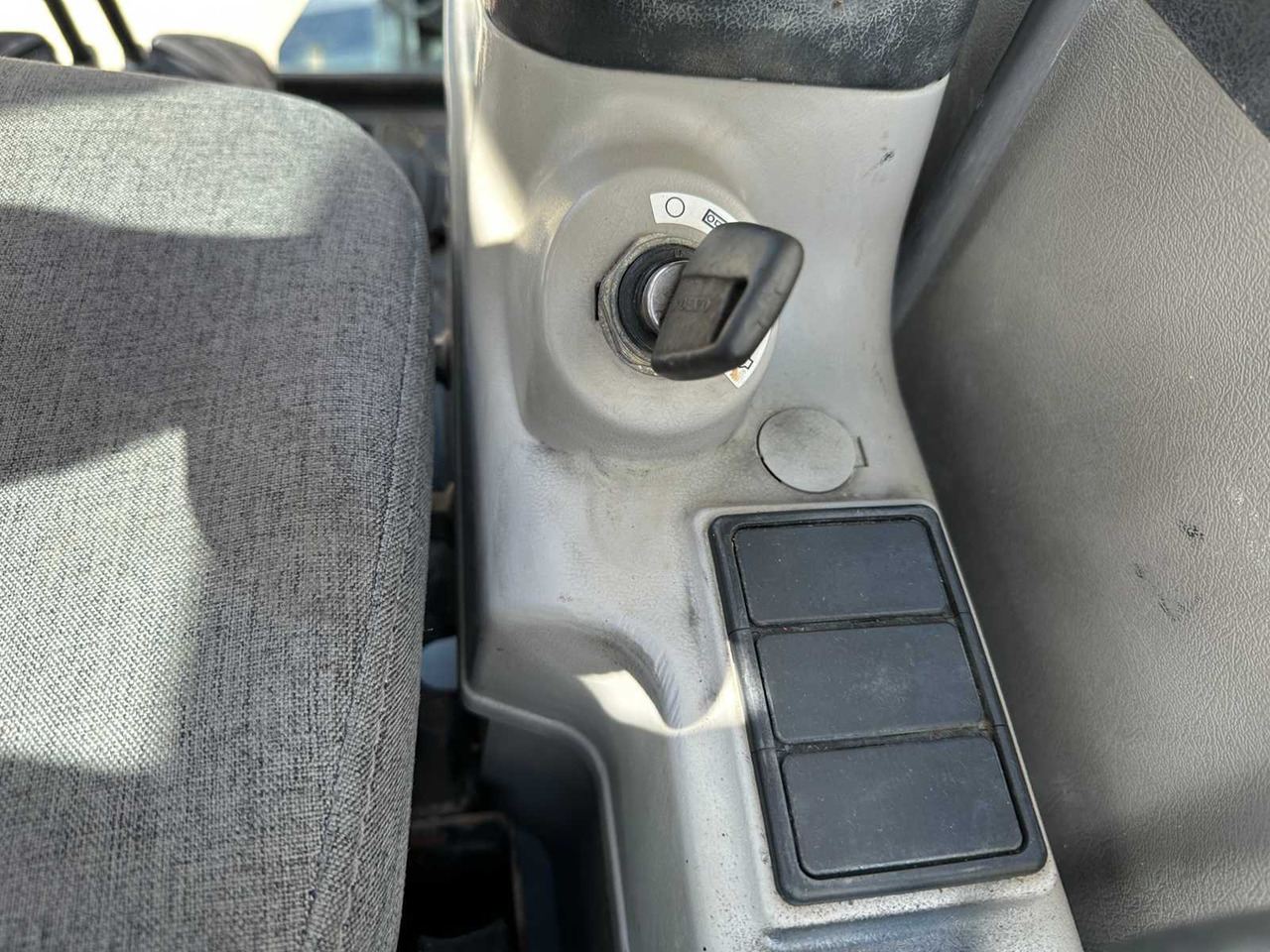 Lánctalpas kotró Volvo EC60C: 32 kép.