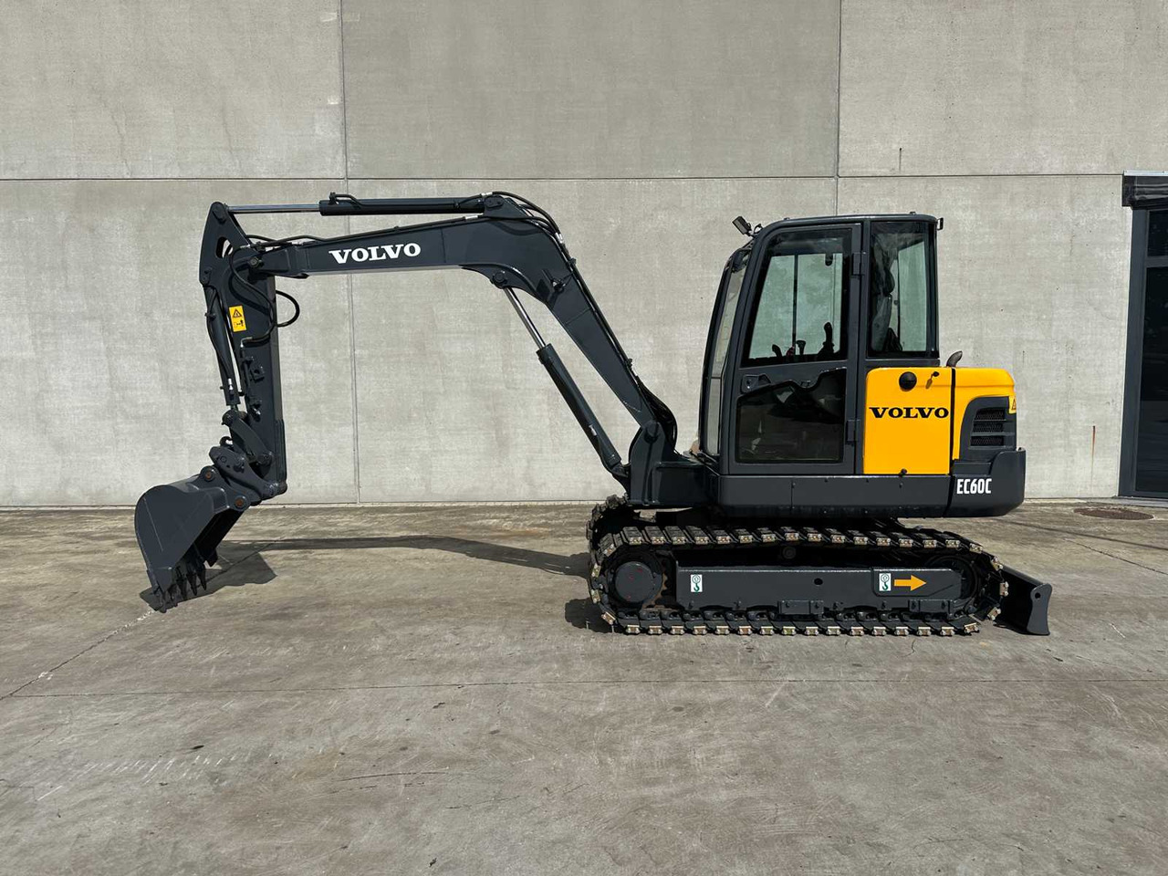 Lánctalpas kotró Volvo EC60C: 7 kép.