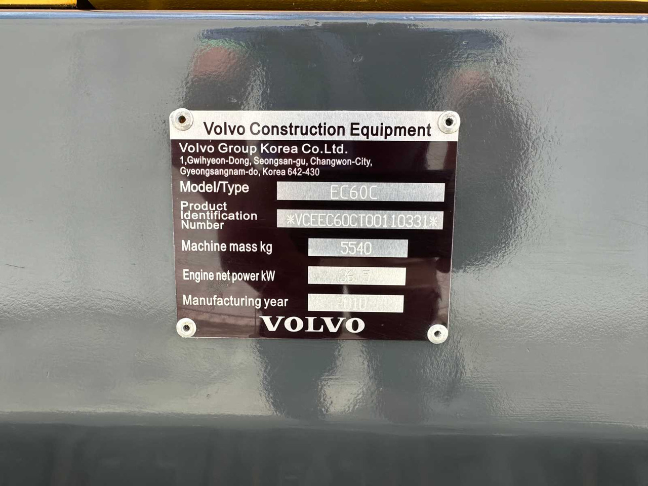 Lánctalpas kotró Volvo EC60C: 38 kép.