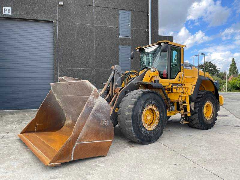 Volvo L150H - Gumikerekes homlokrakodó: 1 kép. Volvo L150H - Gumikerekes homlokrakodó: 1 kép.